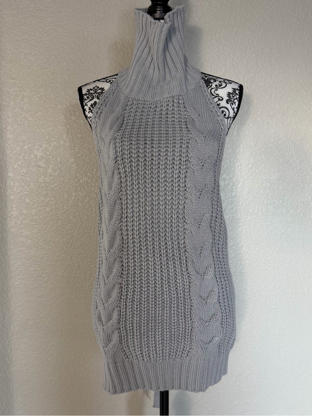 Backless VK sweater dress